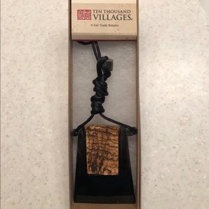 NWT Haitian made statement necklace